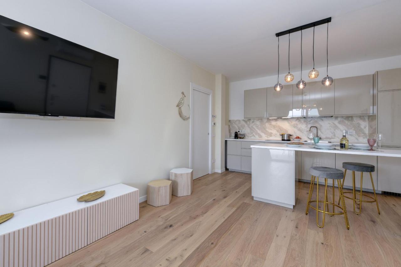 Opalia Residence - Garda Lake Lifestyle Apartment 佩斯基耶拉德加达 外观 照片