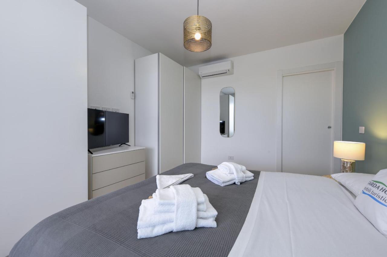 Opalia Residence - Garda Lake Lifestyle Apartment 佩斯基耶拉德加达 外观 照片